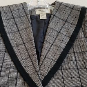 Fully lined whool grey and black suit jacket